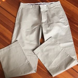 Men’s J. Crew Essential Chino Pant